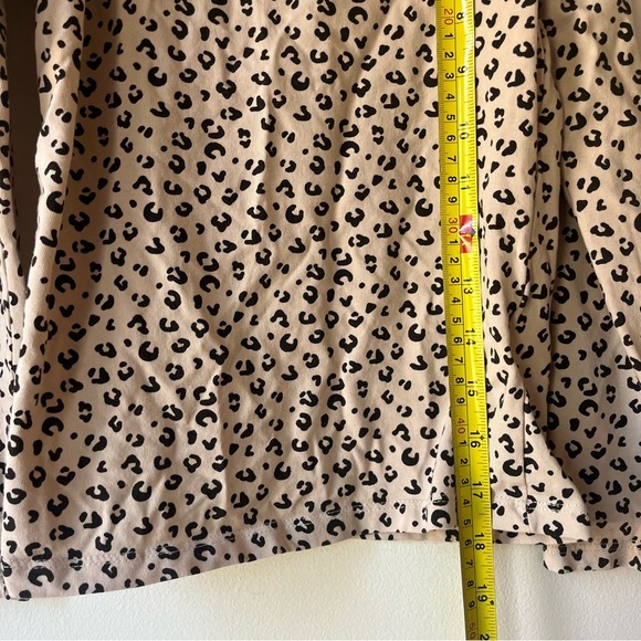 🌼 5/$25 H&M Girls Leopard Print Long Sleeve Top Size 6-8Y Neutral Animal Print - Picture 6 of 10